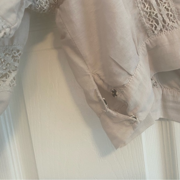 Magnolia Pearl Blouse - Picture 4 of 8